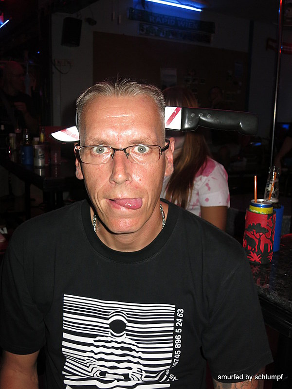 2014-10-3!  Smurf Bar