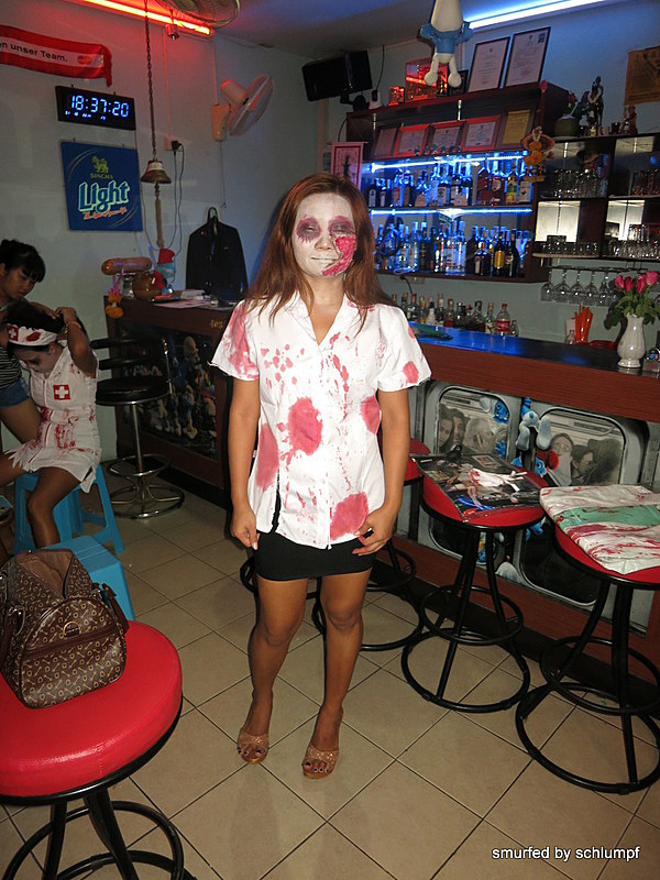 2014-10-3!  Smurf Bar