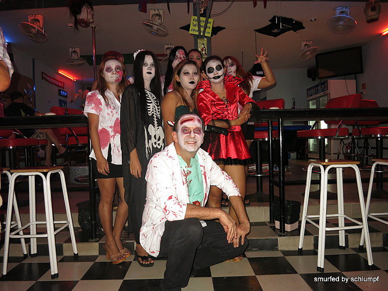 2014-10-3!  Smurf Bar