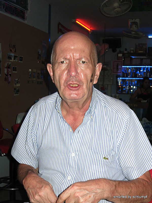 2014-10-3!  Smurf Bar