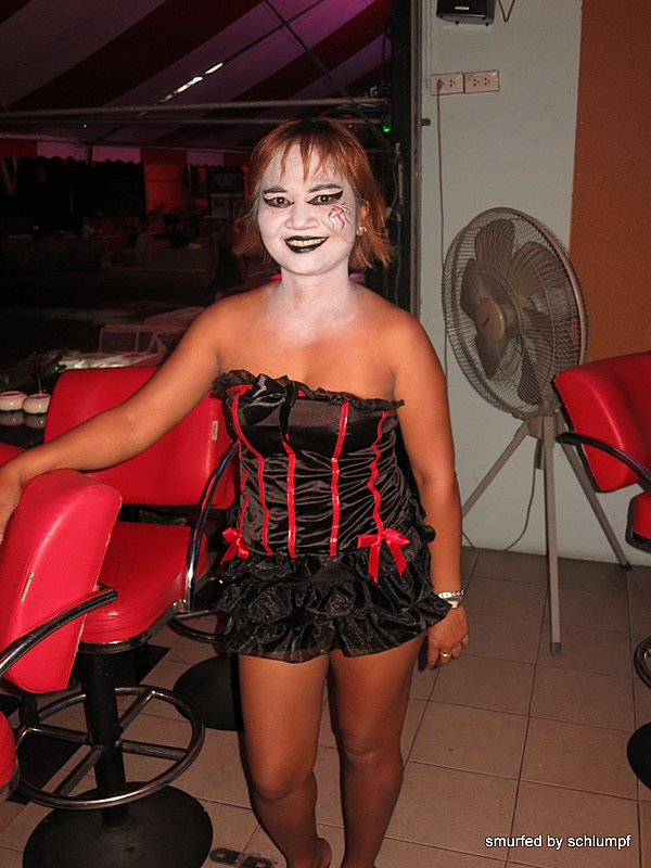 2014-10-3!  Smurf Bar