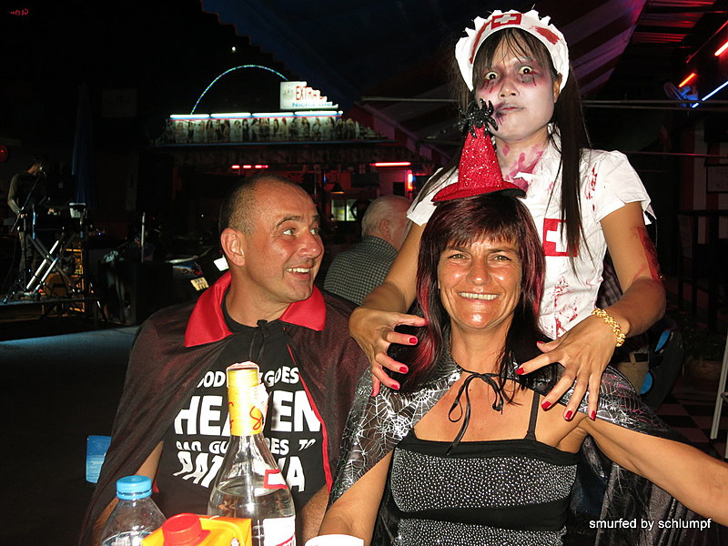 2014-10-3!  Smurf Bar