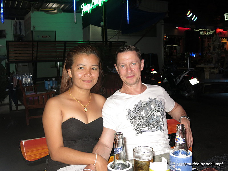 2014-10-3!  Smurf Bar