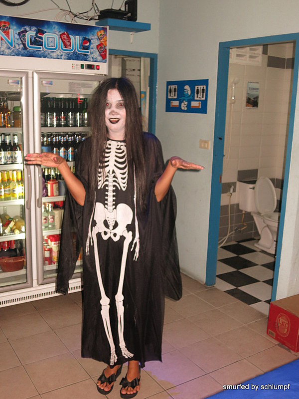 2014-10-3!  Smurf Bar