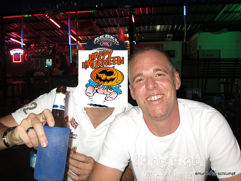 2014-10-3!  Smurf Bar