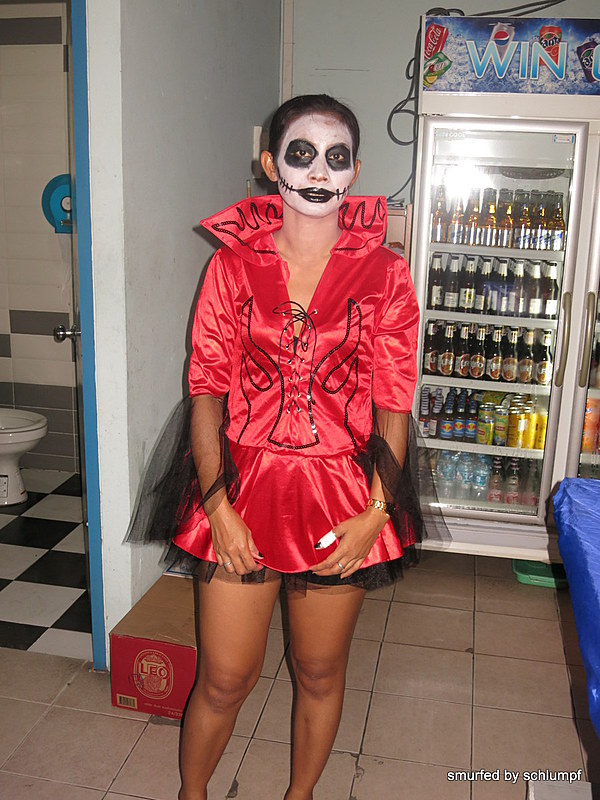 2014-10-3!  Smurf Bar