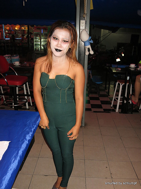 2014-10-3!  Smurf Bar