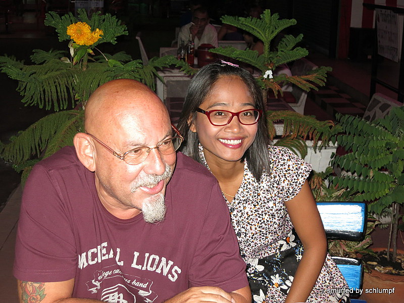 2014-10-3!  Smurf Bar