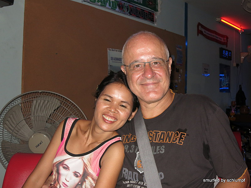 2014-10-3!  Smurf Bar