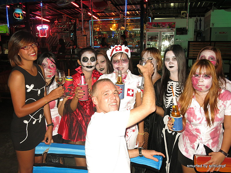 2014-10-3!  Smurf Bar