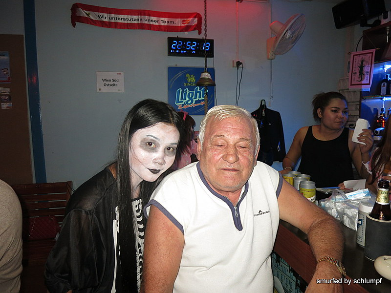 2014-10-31  Smurf Bar