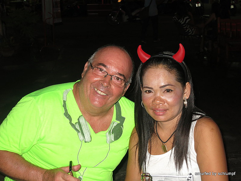 2014-10-31  Smurf Bar