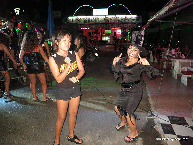 2014-10-31  Smurf Bar