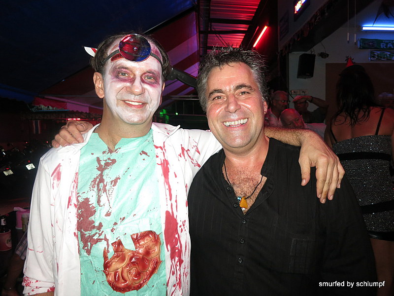 2014-10-31  Smurf Bar