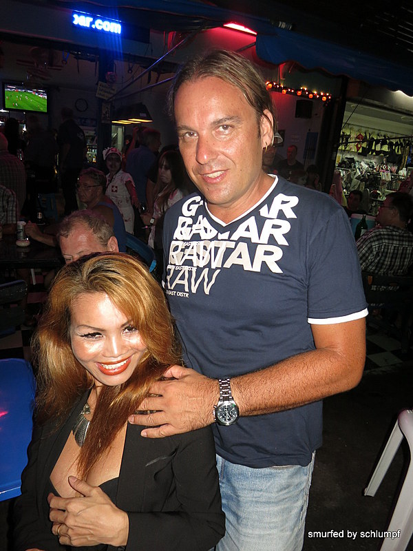 2014-10-31  Smurf Bar