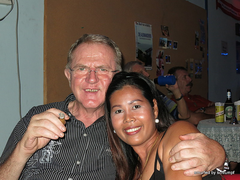 2014-10-31  Smurf Bar