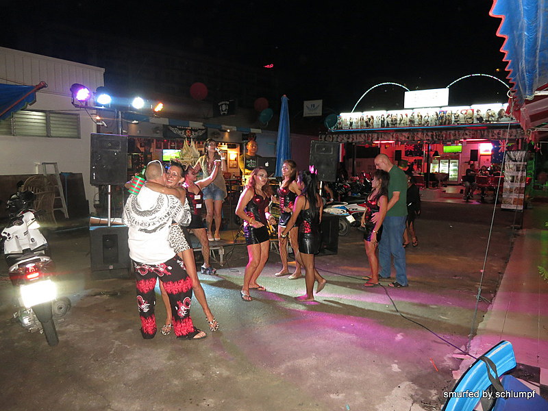 2014-10-31  Smurf Bar