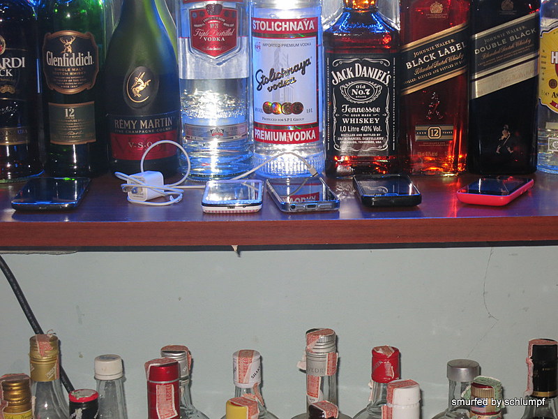 2014-11-04  Smurf Bar