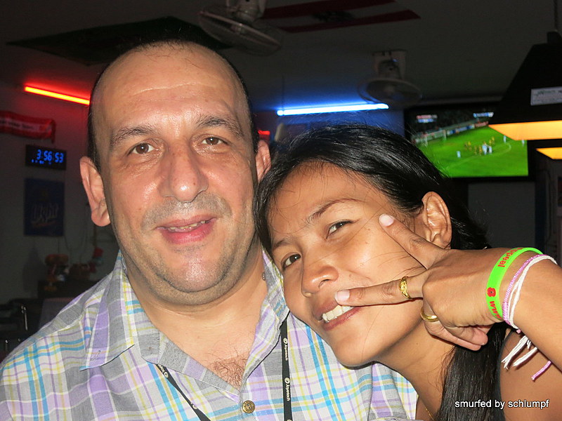 2014-11-04  Smurf Bar