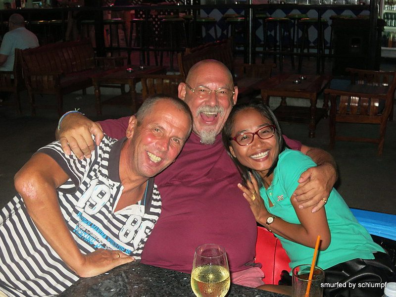 2014-11-04  Smurf Bar