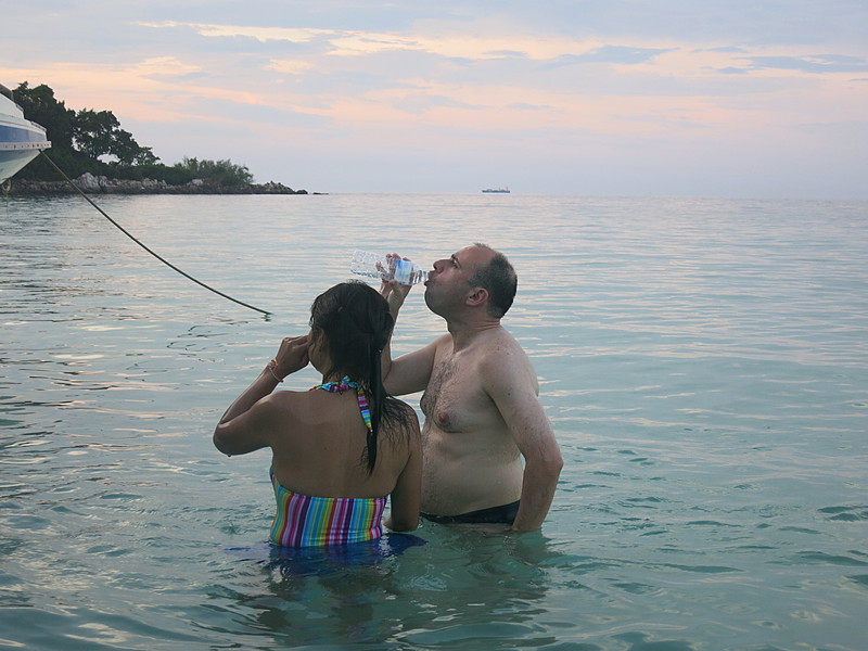 2014-11-07  Smurf Bar