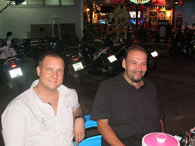 2014-11-07  Smurf Bar