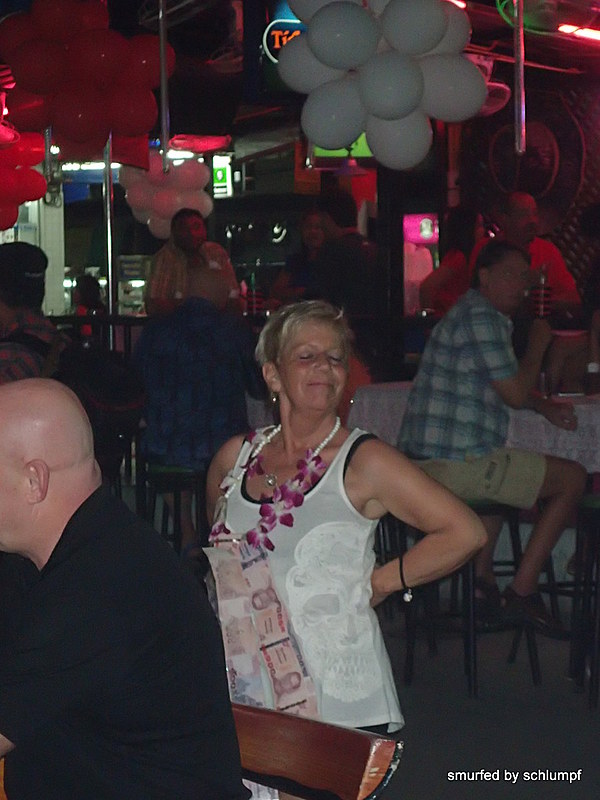 2014-11-15  Smurf Bar