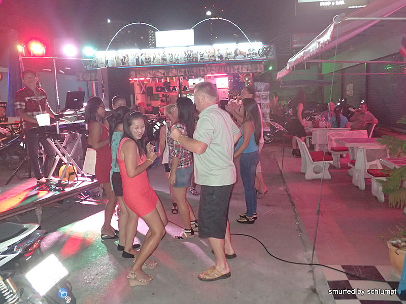 2014-11-15  Smurf Bar