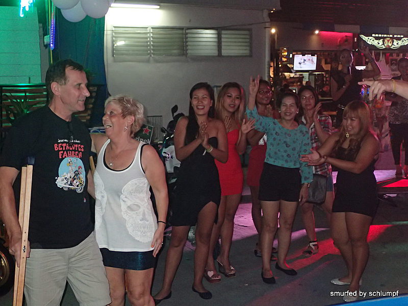 2014-11-15  Smurf Bar