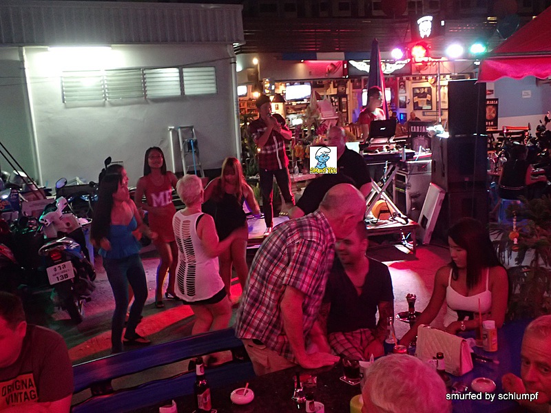 2014-11-15  Smurf Bar