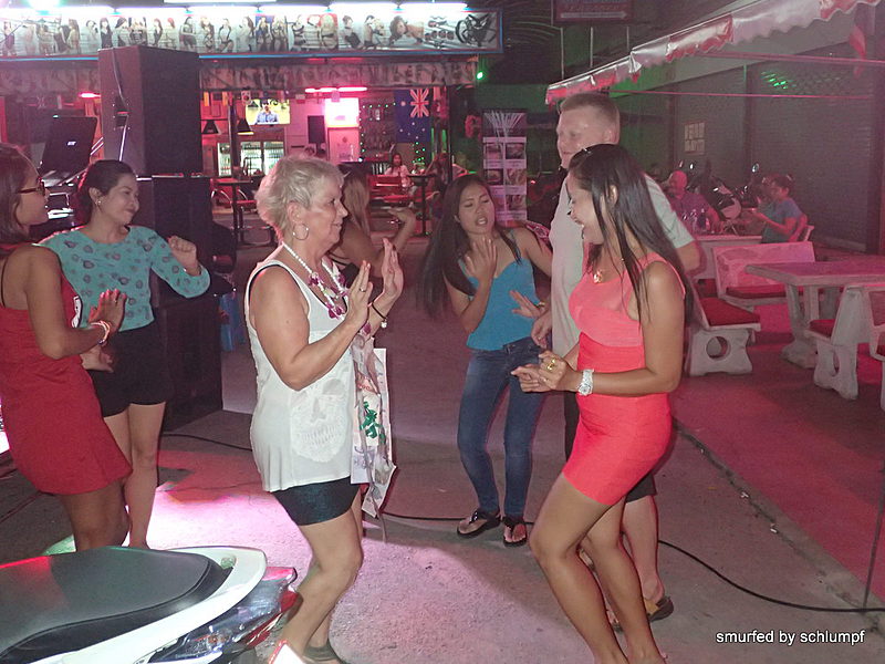 2014-11-15  Smurf Bar