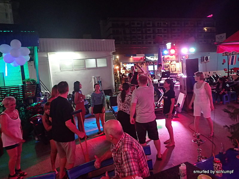 2014-11-15  Smurf Bar