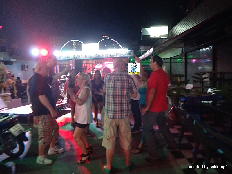 2014-11-15  Smurf Bar