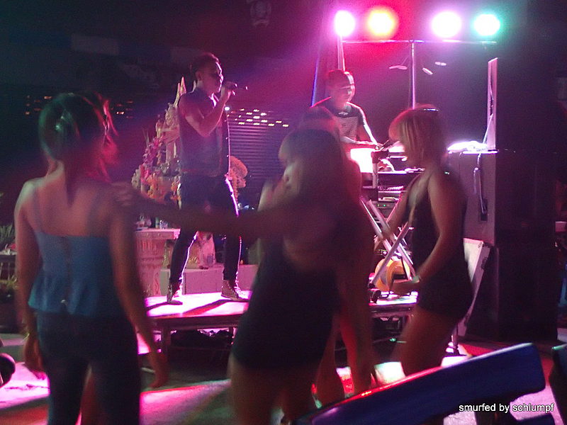 2014-11-15  Smurf Bar