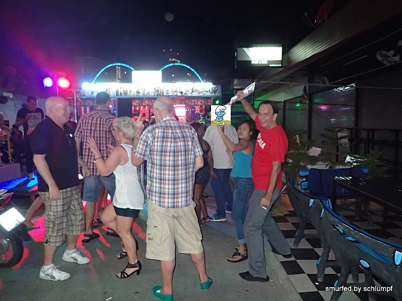 2014-11-15  Smurf Bar