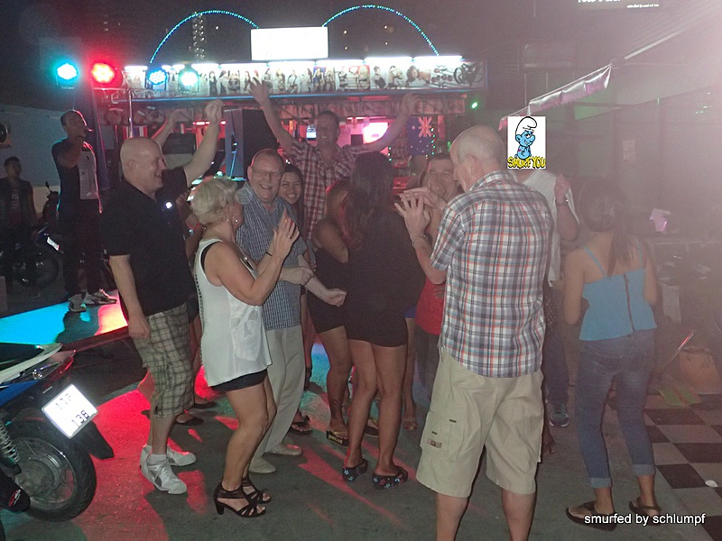 2014-11-15  Smurf Bar