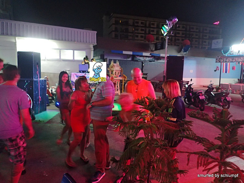 2014-11-23  Smurf Bar
