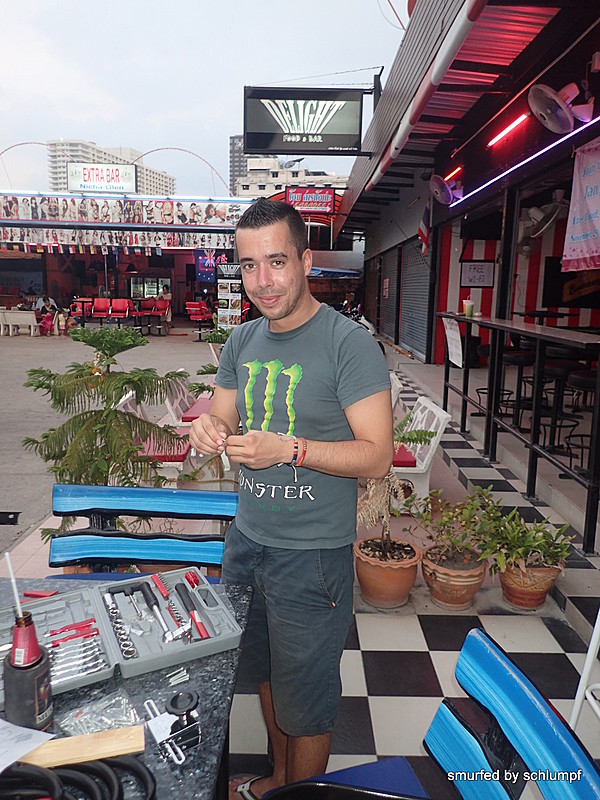 2014-11-26  Smurf Bar