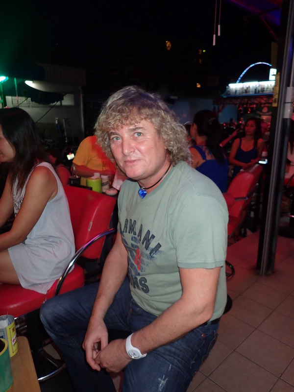2014-12-05  Smurf Bar