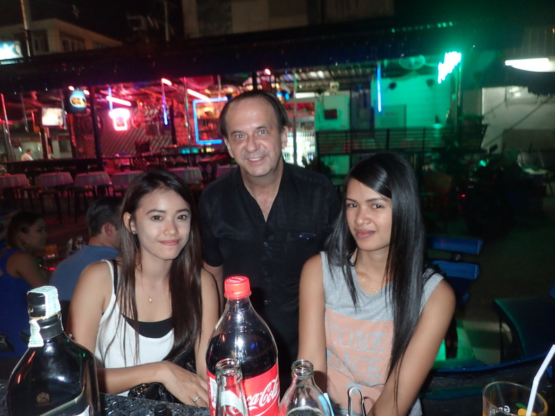 2014-12-06  Smurf Bar