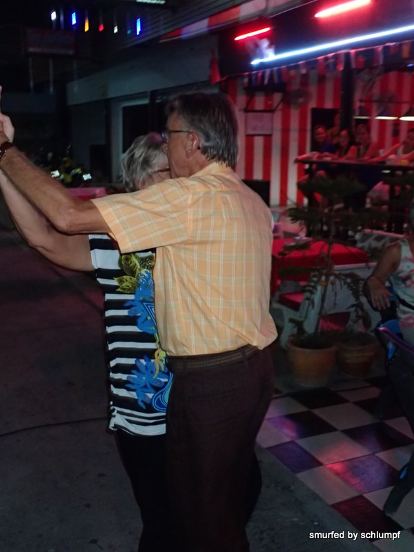 2015-02-28  Smurf Bar