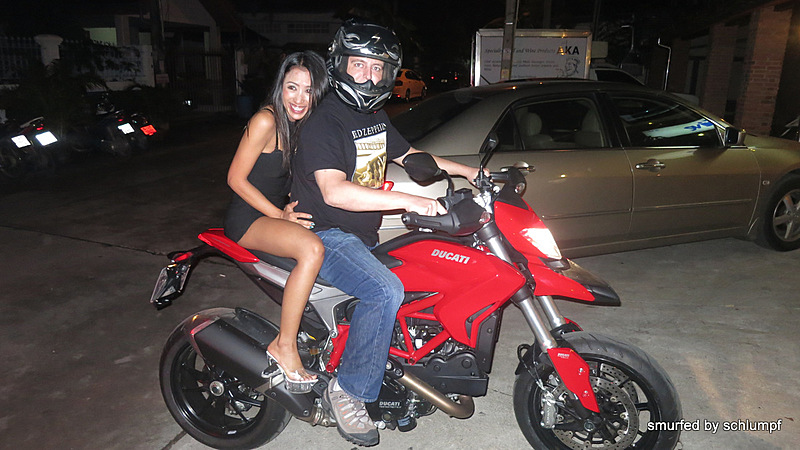 26.11.2013 Smurf Bar