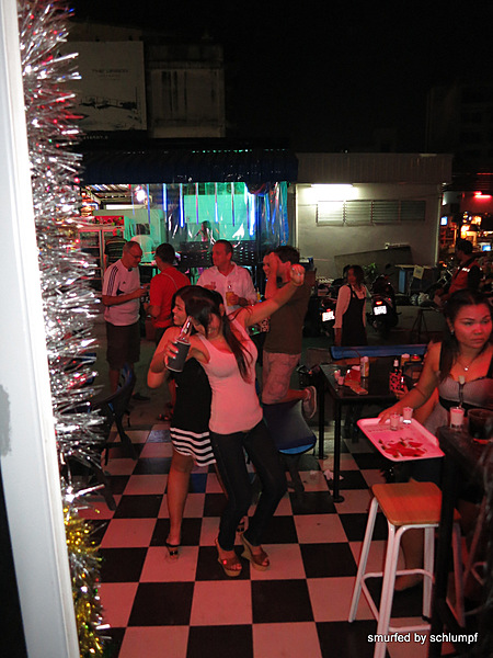 31.12.2013 Smurf Bar